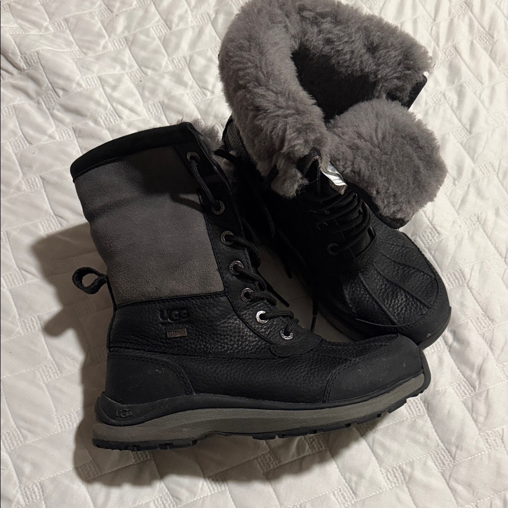 UGG Women's Black & Gray Lace-Up Shearling Winter Boots